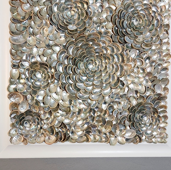 29" x 29" HANDMADE FRAMED ABALONE SHELL ARTWORK - Picture 2 of 7
